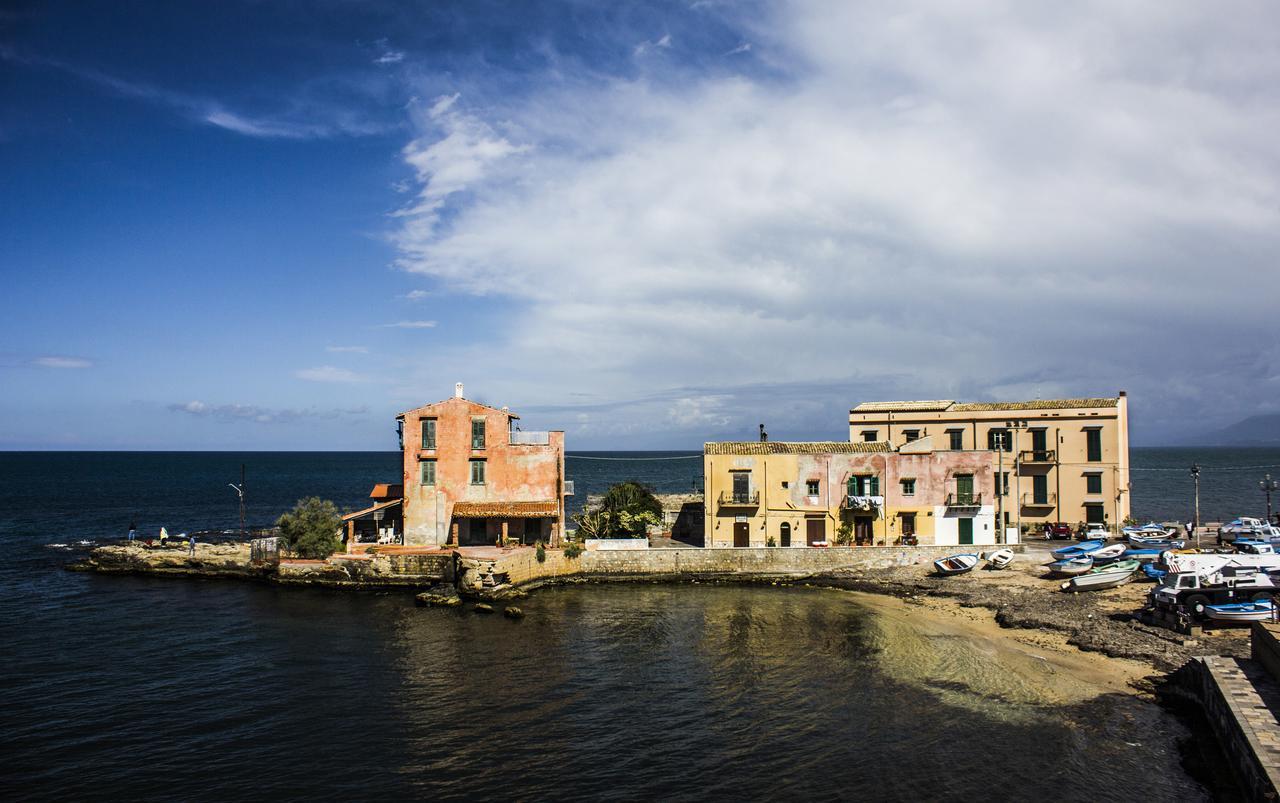 B&B Flavilla Santa Flavia Exterior photo